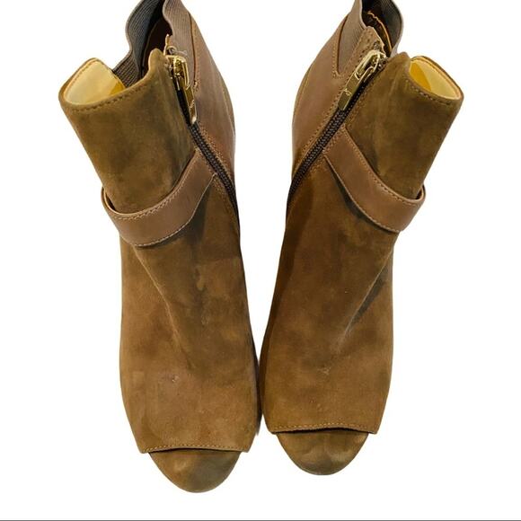 Marc Fisher gray shimmee peep toe booties - Picture 2 of 6